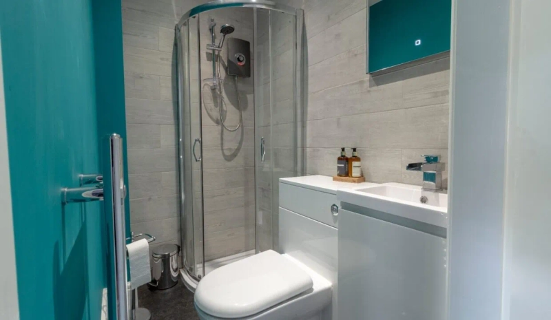 235 Monks Road - Ensuite spare rooms in a 6 Bed - Thumbnail 4